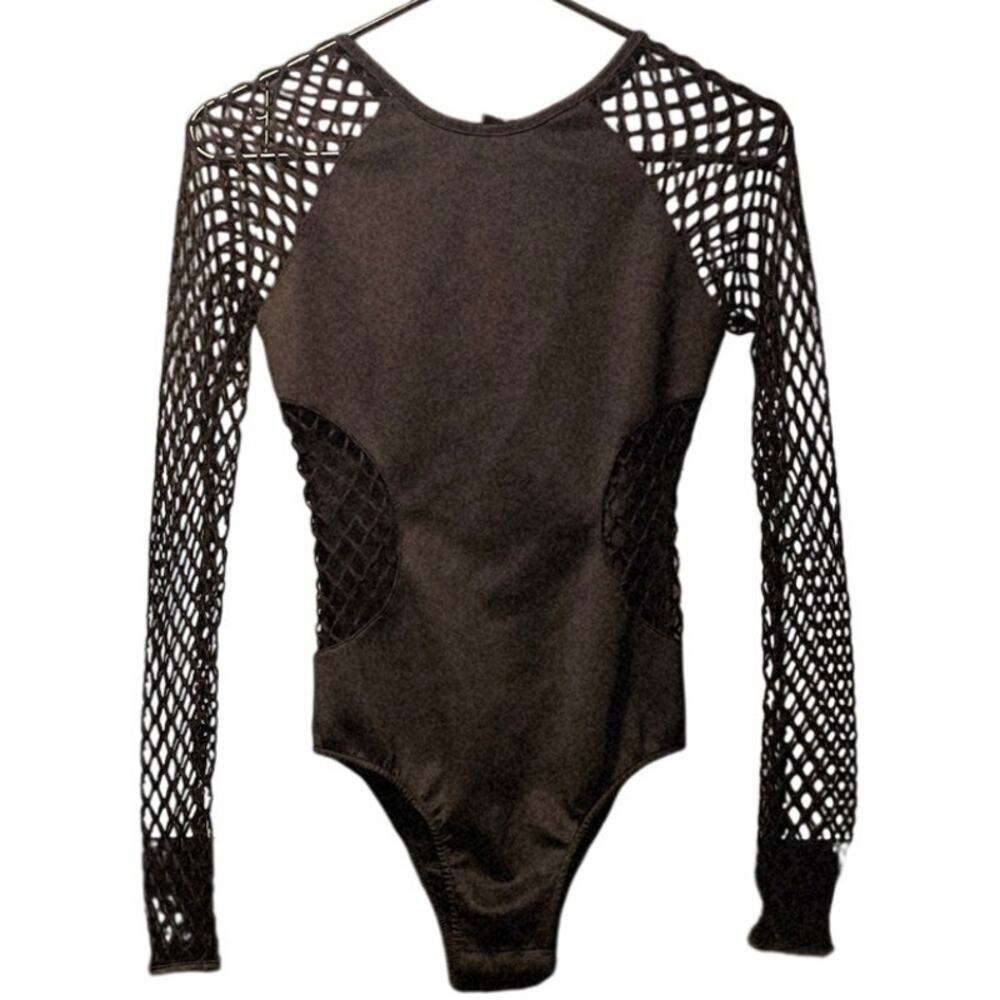 Iheartraves black mesh sleeve keyhole back bodysuit size small